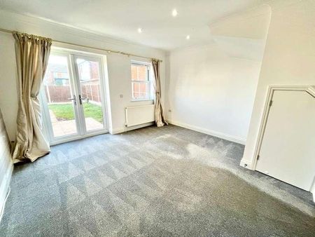 York Mews, Great Wakering, Southend-on-sea, Essex, SS3 - Photo 3