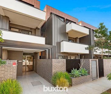 BRILLIANTLY POSITIONED PARTIALLY FURNISHED MODERN APARTMENT - Photo 2