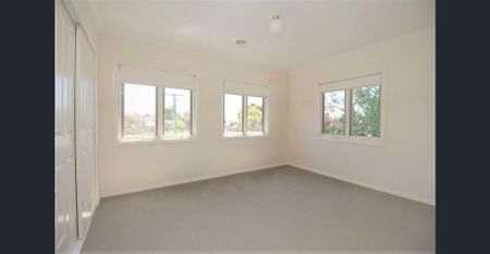 Modern Lifestyle in a Prime Central Location - Photo 5