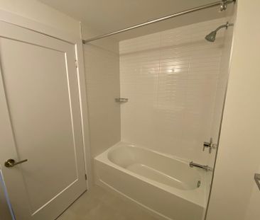 For Lease - 3220 William Coltson Avenue Unit# 1217, Oakville, Ontario - Photo 4