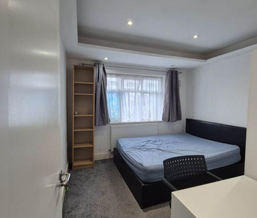 1 bedroom in a house share to rent - Photo 4