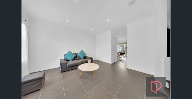 Modern 2-Bedroom Townhouse in the Heart of Craigieburn - Photo 1