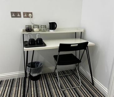 Bedsit, High Town Road, LU2 - Photo 1