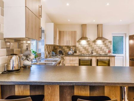 Newly Refurbished Modern Co-Living Houseshare Room 5 - Photo 5
