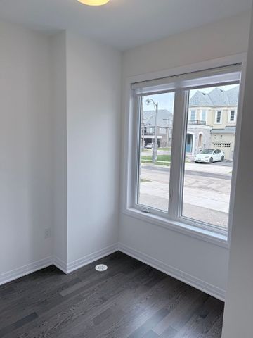 For Lease - 3210 Crystal Drive, Oakville, Ontario - Photo 4