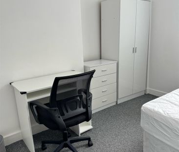 1 bed house share to rent in Fir Street, Burnley, BB10 - Photo 2