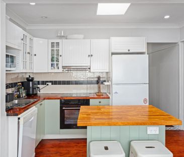 Spacious 4 Bedroom Family Home in Prime South Penrith Location - Photo 6