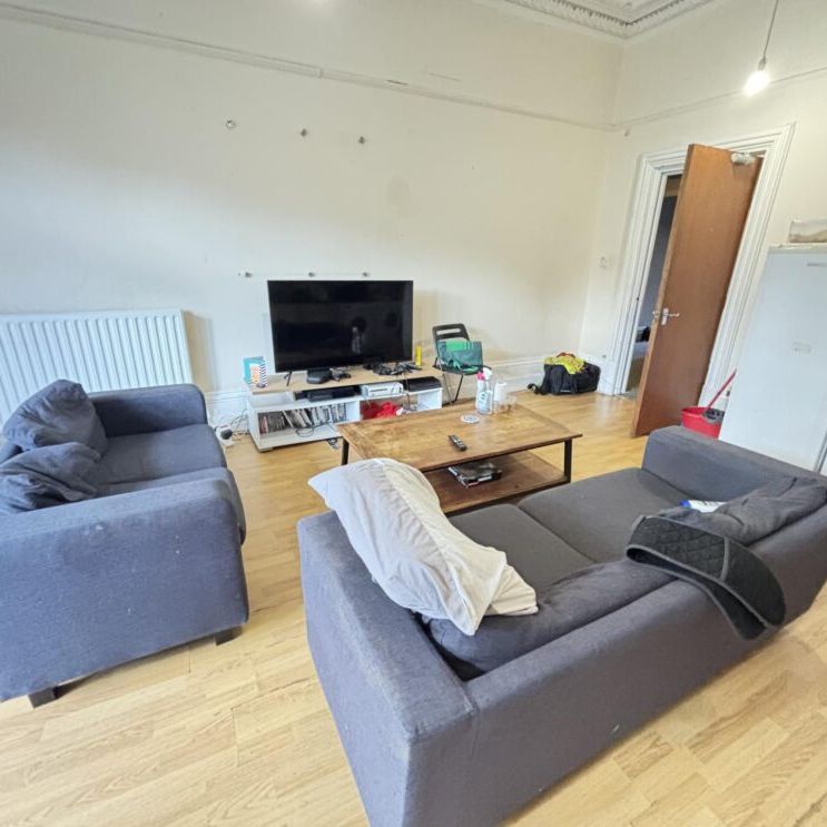 19 flat 2 Cardigan Road, Leeds, LS6 3AE - Photo 1