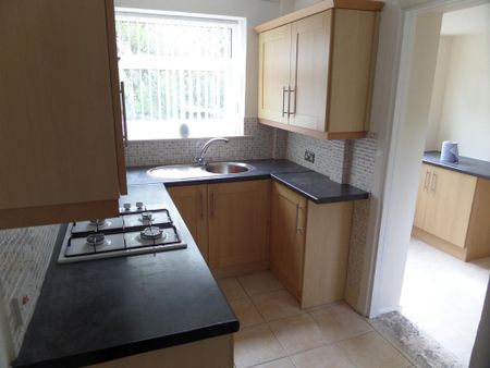 2 bedroom semi-detached house to rent - Photo 4