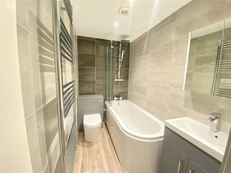 A modern apartment set in vibrant Chatham. - Photo 5