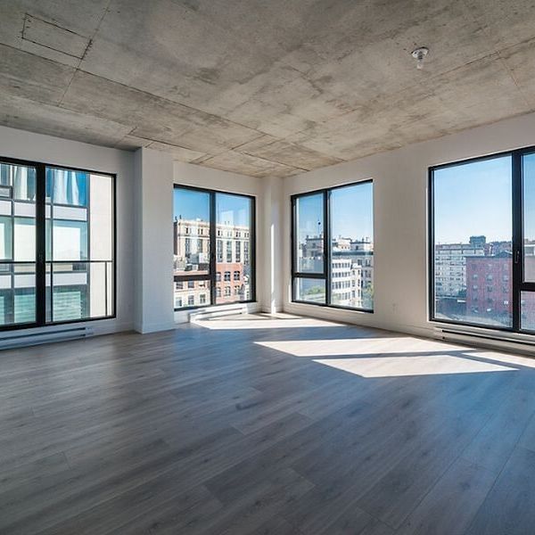 464 Saint-Henri Street, Montréal, QC - Photo 1