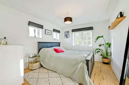 3 bedroom semi-detached house to rent - Photo 4