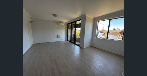 Immaculate first floor apartment - Photo 1