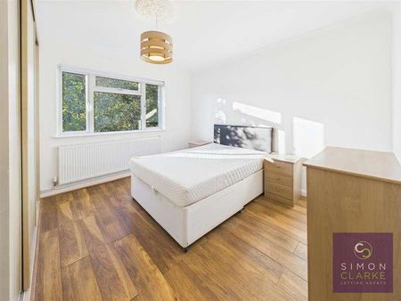 Cromwell Close, East Finchley, - Private Garden With Maintenance Included, N2 - Photo 3
