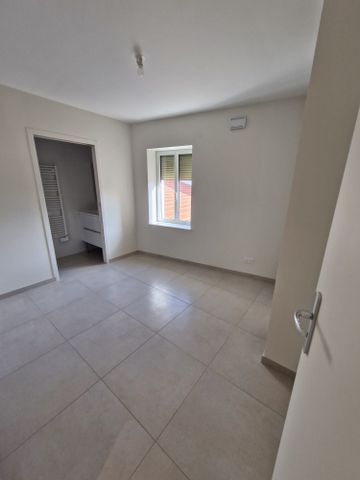 Location Appartement 4 pièces 110m² AMPUIS 69420 - Photo 2