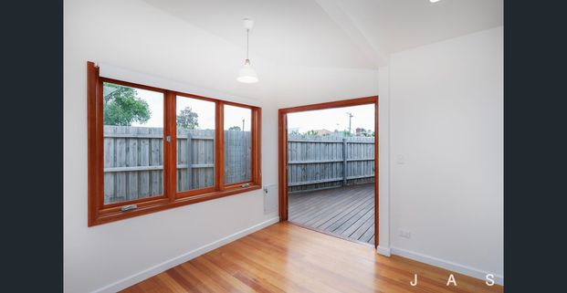 A Real Charmer - Photo 1