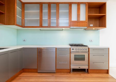 Charming Two Bedroom Home - Photo 2