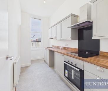 2 bedroom Flat To Let - Photo 4