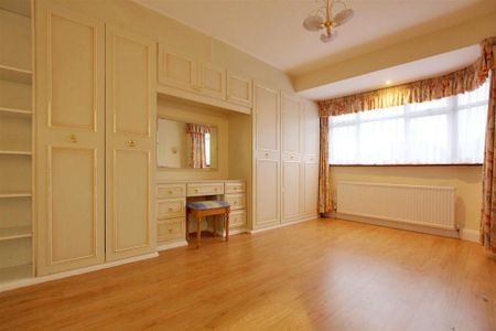 4 bedroom semi-detached house to rent - Photo 5