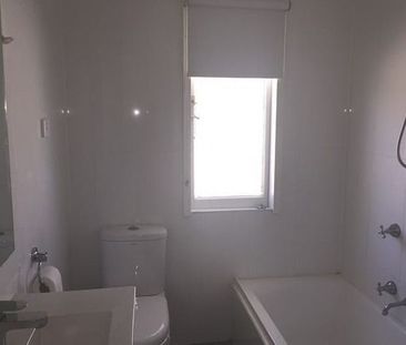 3 Bed Convenient Family Home - Photo 2