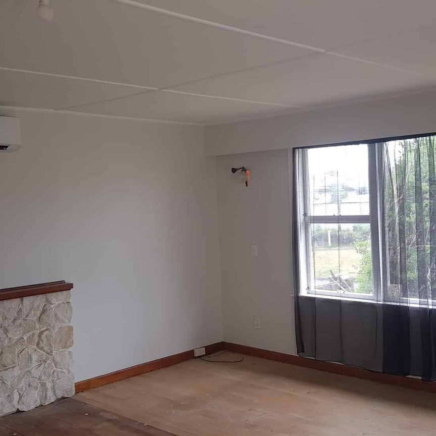 Fully Renovated House - Photo 1