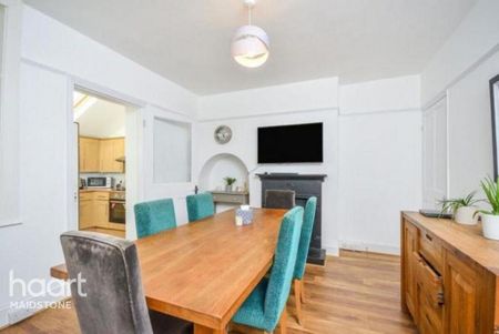 3 bedroom terraced house to rent - Photo 2