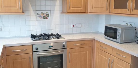 3 bedroom semi-detached house to rent - Photo 2