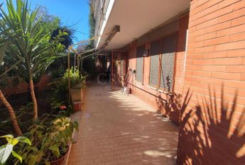Monteverde Vecchio-Terrace: Furnished 2 Bedroom, 2 Bath, spacious kitchen, living, large private terrace and garden. Bright, silent, near shops, services and transport, located on a quite street in a well kept building. Possible parking. Ref 2375