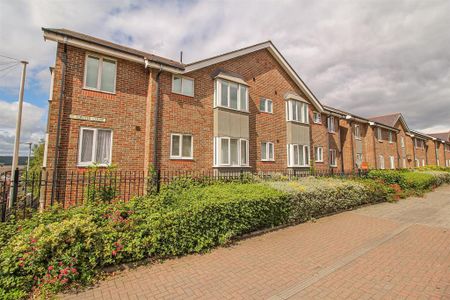 2 bedroom flat to rent - Photo 4