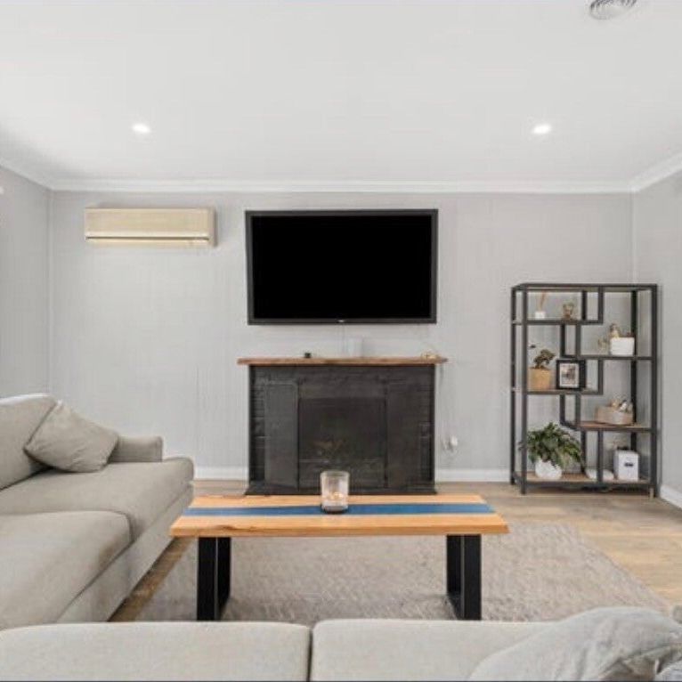 Mooroolbark - Photo 1