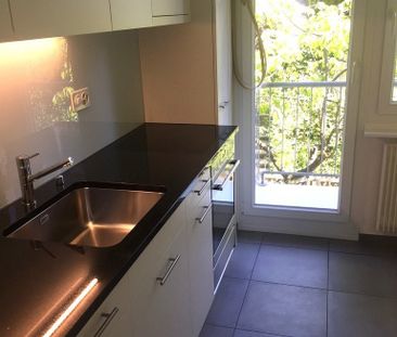 Wohnen mit Panorama - Blick über die Stadt und die Bergen - Photo 6