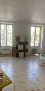 GRAND STUDIO MEUBLE DE 32.50 M² AU CENTRE VILLE - Photo 3