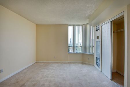 For Lease - 135 Hillcrest Avenue Unit# 2212, Mississauga, Ontario - Photo 4