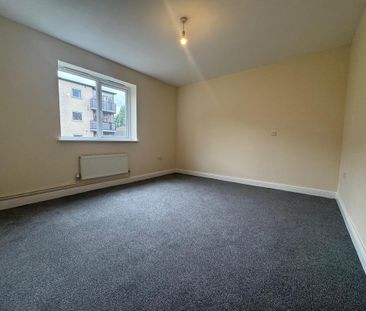 2 bedroom coach house to rent - Photo 5