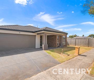 Family Home in Cranbourne - Photo 2