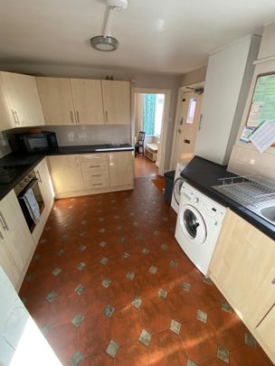 6 bedroom house to rent - Photo 1