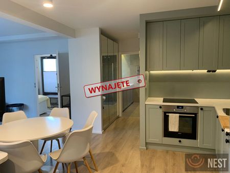 Trzypokojowe mieszkanie na Starym Mieście - Zdjęcie 3