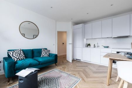 2 bedroom flat to rent - Photo 2