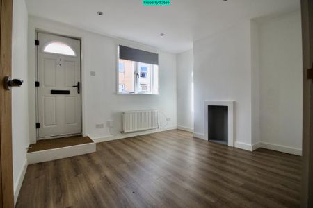 2 bedroom end of terrace house to rent - Photo 5