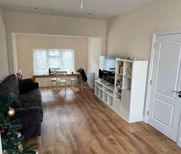 Room in a Shared House, Westbury Terrace, E7 - Photo 1