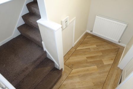 2 bedroom House To Let - Photo 4
