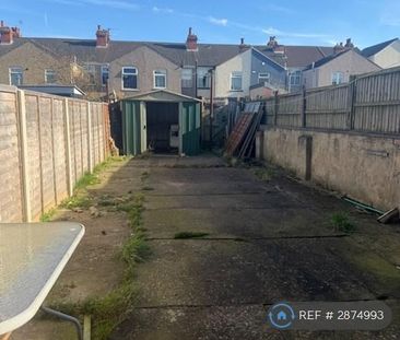 3 bedroom terraced house to rent - Photo 1