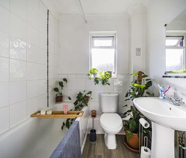 Dairymans Walk, Guildford, Surrey, GU4 - Photo 4