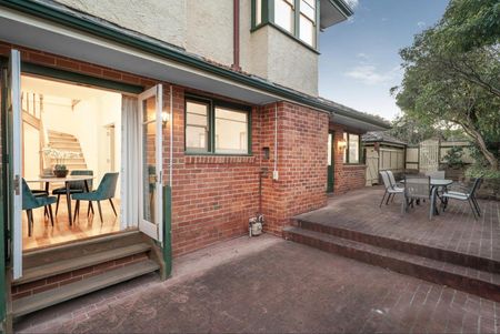 A Warm and Charming Family Home in a Tightly Held Camberwell Pocket - Photo 4