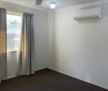 LOWSET FAMILY FRIENDLY HOME IN CLINTON - Photo 2