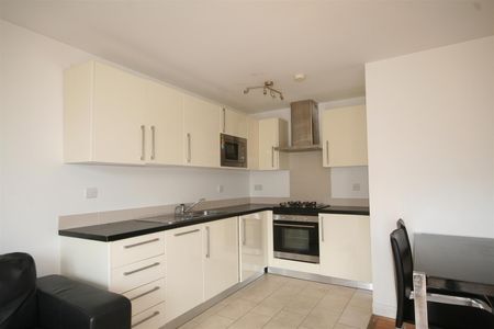 Arcadia Avenue, London - Photo 4