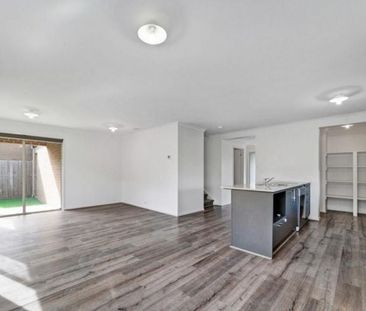 Modern Family Living with Space, Style & Comfort! - Photo 6