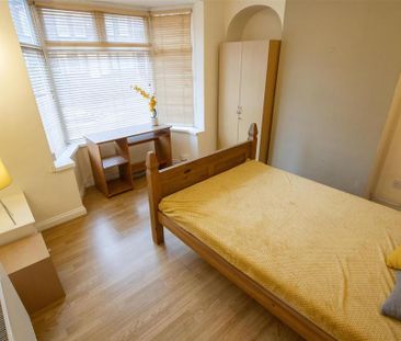 4 bedroom house to rent - Photo 1