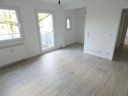 Die perfekte Single-Wohnung mit großem Balkon – wird komplett modernisiert - Photo 1