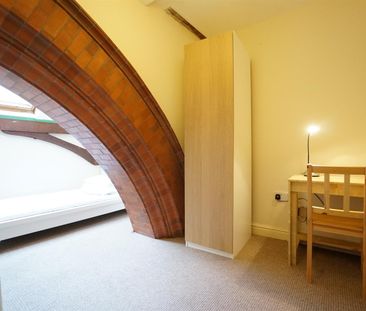 Flat, 14 Tabernacle Chapel Garth Road - Photo 5
